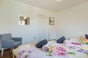 Esther Apartment 