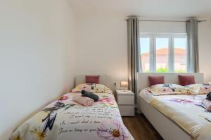 Esther Apartment 