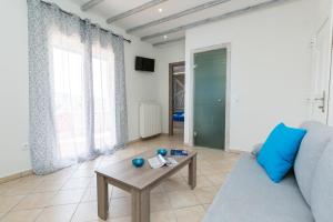 Studios River - Potos Escape with Pool and Views