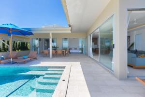 Single Level BEACHSIDE VILLA - BB2 - at BAYSIDE LUXURY VILLAS Samrong Bay Beach, 3 BED 4 BATH, SEA and SUNSET VIEWS, only 200m walk to the Beach