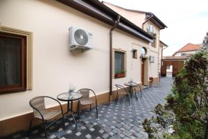 Deluxe Triple Room room in Select House