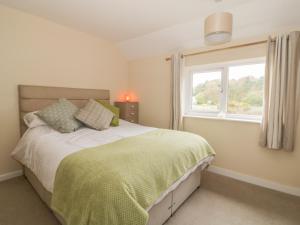 2 Hillside Cottages