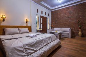 Maher House Borobudur