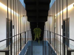 Goodnight Poshtel + Free Netflix