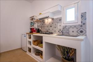 Krystalia's Apartment Milos Greece