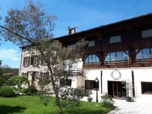 诺也莱耶住宿加早餐旅馆 - Izeron