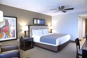 Deluxe Room, 1 King, Smoking room in Isle of Capri Casino Hotel Boonville