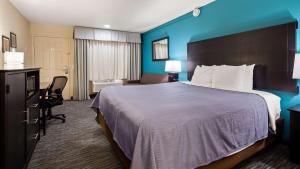 Queen Room - Non-Smoking room in Best Western Apricot Inn