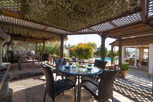 Semoni by Aguilarent