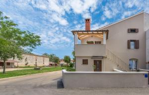 Apartment Romano with Sea View near Poreč 
