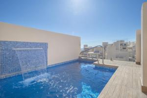 Апартамент Front Line Sea Penthouse With Private Pool Эстепона Испания