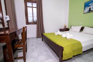 Studio with Garden View room in Irilena by Checkin