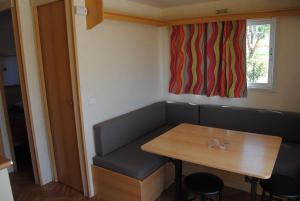 Campings LES PIERRES CHAUDES : Mobile Home