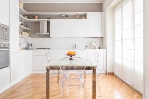 Milano Cosmopolitan Home, 2 Bedrooms, 2 Bth, 5 guests