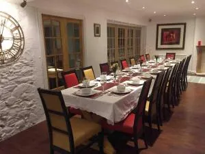 Vollie House with Hot Tub, Sauna & Log Burner - Durisdeer