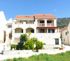 3 stern appartement Apartments Fani Bol Kroatien