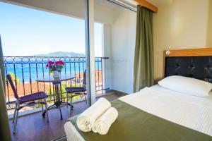 Double Room with Sea View room in Aurasia City Hotel