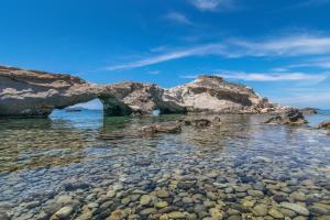 AQUA HOUSE Milos Greece