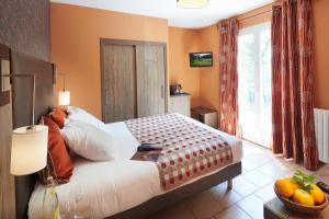 Hotels Pont du Chalon Hotel and Restaurant : photos des chambres