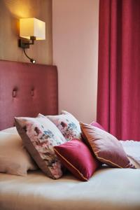 Hotels Pont du Chalon Hotel and Restaurant : photos des chambres