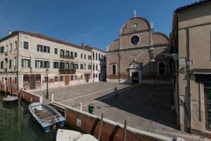 King Apartment with Balcony (ADULTS ONLY) room in Appartamenti Palazzo Foscarini .