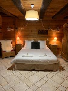 B&B / Chambres d'hotes L’allee des peupliers : Chambre Double