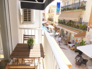 LA CARIHUELA TORREMOLINOS - STUDIO 2- COSTA SOL HOLIDAY RENTALS
