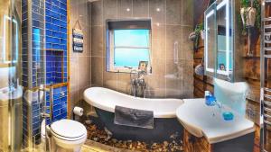 Daweswood Guest Suite - Luxury retreat with optional hot tub