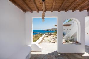 Amazing View At Agios Sostis Beach In A Dreamer Mykonos!! Myconos Greece