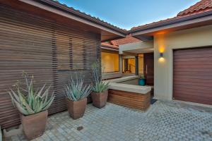 Zimbali 4 Bedroom with pool ZHB1