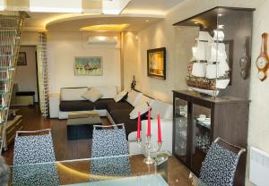 Under the Stars - Lux Penthouse with POOL and Terrace by Flat Mаnager