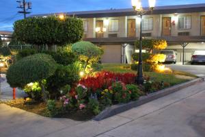 Best Budget Inn Fresno - image 2