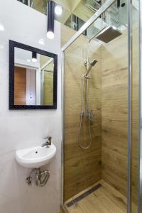 LEOGRAND Loft-studio on Husiak 8