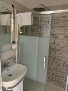 Dreibettzimmer mit eigenem Bad