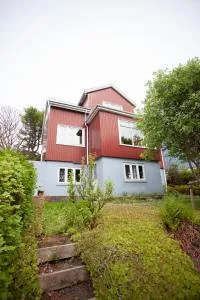 3 storey, 5 bedroom, 3 bathroom house in the center of Tórshavn - تورشافن