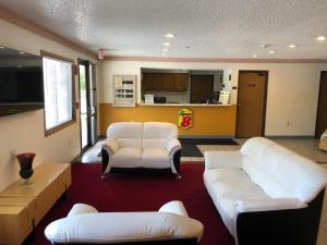 Super 8 by Wyndham Front Royal Near Shenandoah National Park