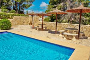 David holiday bungalow with pool in Teulada