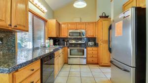 Three-Bedroom Holiday Home  room in Klamath 6