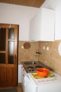 Studio with Balcony and Sea View room in Apartments with a parking space Makarska - 2599