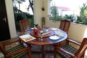 Two-Bedroom Apartment with Terrace and Sea View room in Apartments with a parking space Slatine Ciovo - 2568