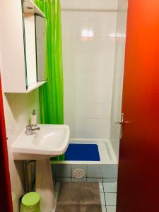 Appartements Beaux studios sur les quais : Chambre Double
