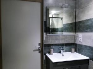Appartements T2 Centre Ville Place Mediterranee : photos des chambres