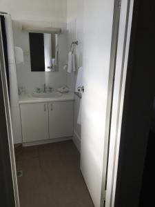 Nicholas Royal Motel - No Pets Allowed