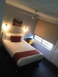 Nicholas Royal Motel - No Pets Allowed - Carrathool