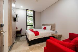 RedDoorz Plus near Senayan City