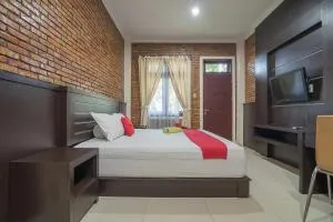 RedDoorz Plus near Cambridge City Square 2 - Binjai