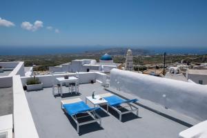 Labyrinth Traditional Houses Santorini Greece