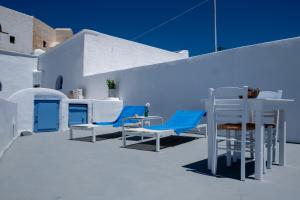 Labyrinth Traditional Houses Santorini Greece