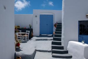 Labyrinth Traditional Houses Santorini Greece