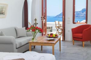 Oia Mare Villas Santorini Greece